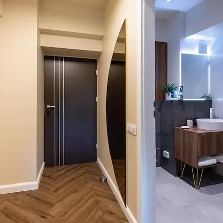 Apartment Floreasca 77 *
